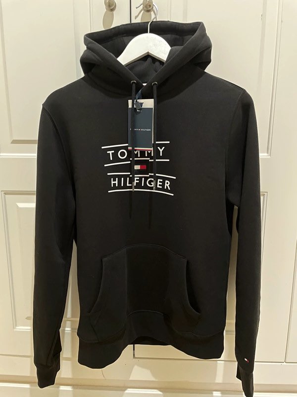 ¡Alerta Spoiler! Consigue Tommy Hilfiger que vendo en #Vinted! Es una talla S por 50,00 €:  vinted.es/hombre/ropa/je…