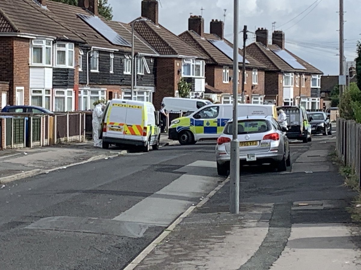 #CSI forensic officers now at scene investigating fatal shooting of 9 year old girl. #liverpool #merseysidepolice #knottyash