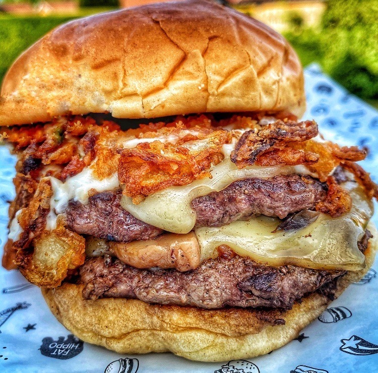 fathippofood's tweet photo. 🚨 #NATIONALBURGERDAY THIS THURSDAY 🚨

To celebrate EVERY hour will be HIPPO HOUR at ALL dine-in restaurants… Including a sneaky NEW BURGER 👀

Shoot yo' shot and walk in to see us! 

OR BOOK NOW, THANK US LATER  → https://t.co/lQctRK4goi

(📸 IG: purely.belta.bait) https://t.co/yi6xtupMMe