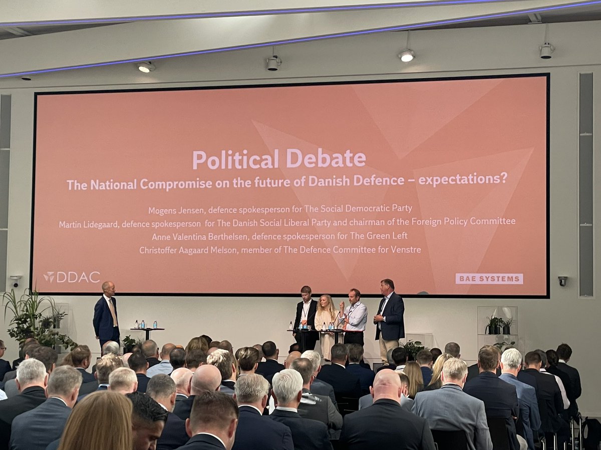 HrEngelholm's tweet photo. Tak til @AnneValentina, @ChristofferMels, @martinlidegaard og @MogensJensenS for at prioritere #DDAC22 - og tak til @di_forsvar, @CensecD and Naval Team Danmark for at hoste 😃🇩🇰👏🏼
#dkpol #dkforsvar @forsvaretdk https://t.co/EqjxTTqk5M