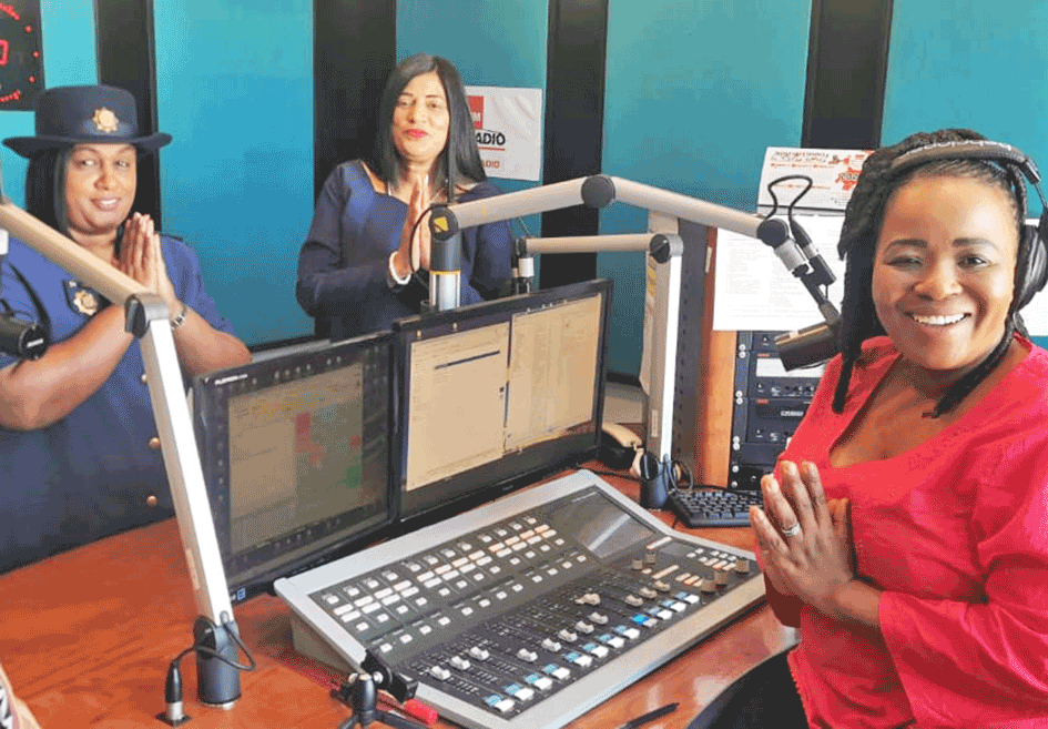 chatstabloid's tweet photo. Combat GBV with courage and faith

Full story here https://t.co/in5JynoEgd

#chatsworthtabloid #tabloidnewspapers #communitynews #ChatsworthSAPS #HighwayRadio #GBV #LGBTQI https://t.co/MtIedL66zG