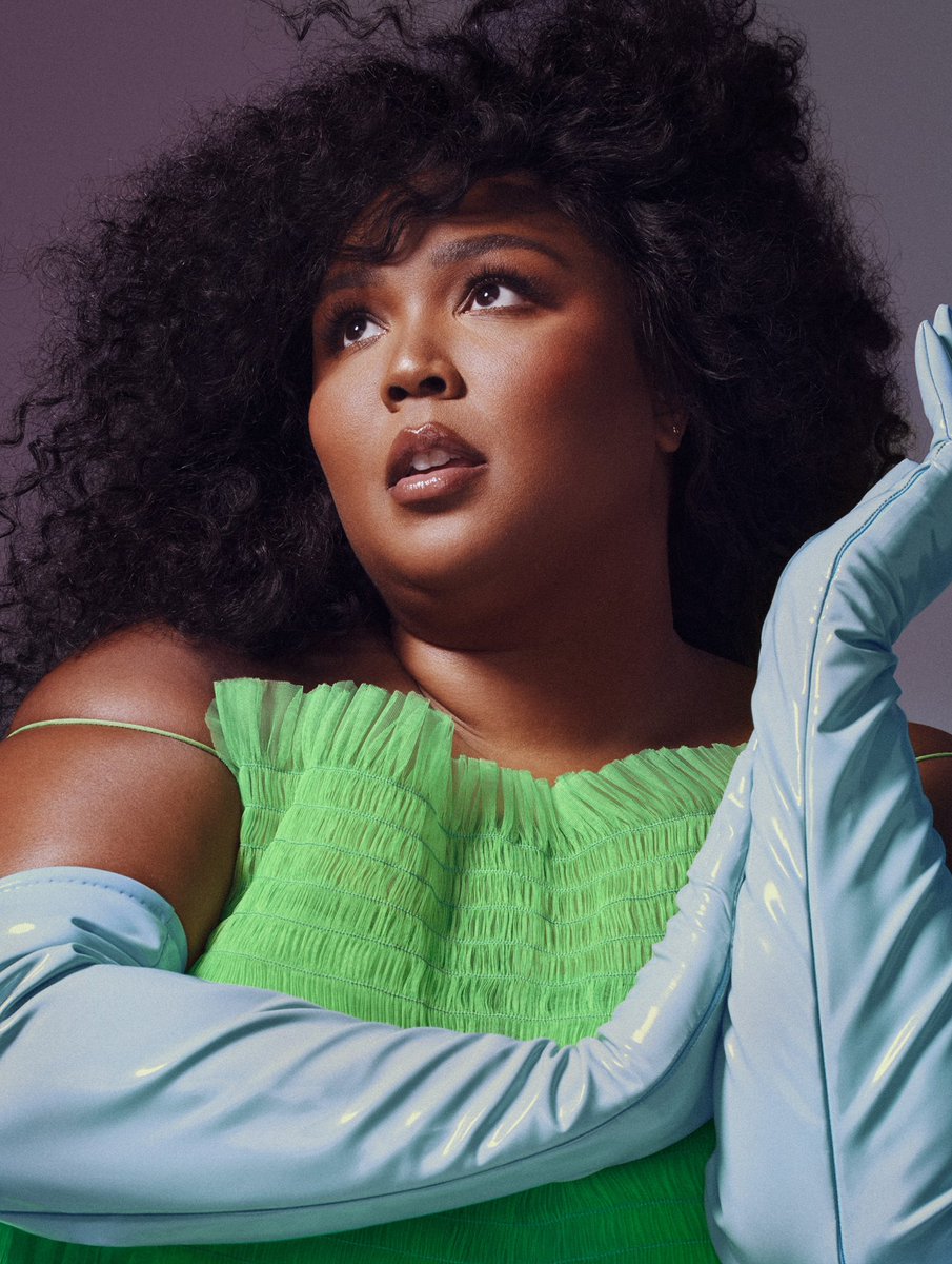 gucci_jp's tweet photo. #ElleUK Magazineのカバーストーリーに登場したリゾ #Lizzo は、 #GucciCosmogonie コレクションのルックを着用。
撮影 #AhmadBarber & #DonteMaurice。
スタイリング #GeorgiaMedley & #JasonRembert 。
#AlessandroMichele @ELLEUK @lizzo https://t.co/7GMJXLl3Bn