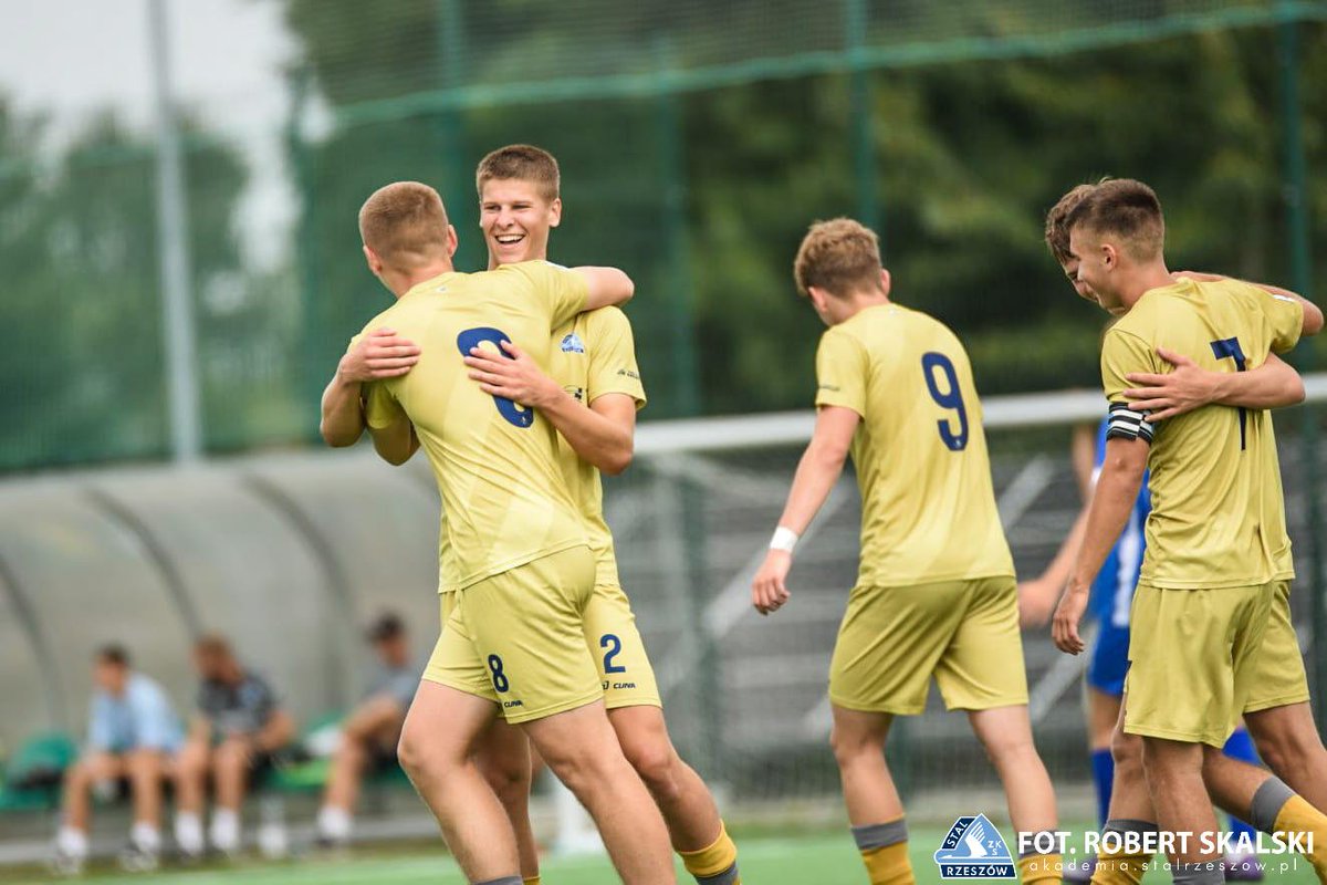 AkademiaStali's tweet photo. U-19 | Po bramce Karola Łysiaka i Mateusza Małka prowadzimy z Karpatami Krosno 2:0! 🤩💪
65' || #THSS || #STAKAR 2:0 https://t.co/4av59zclRN
