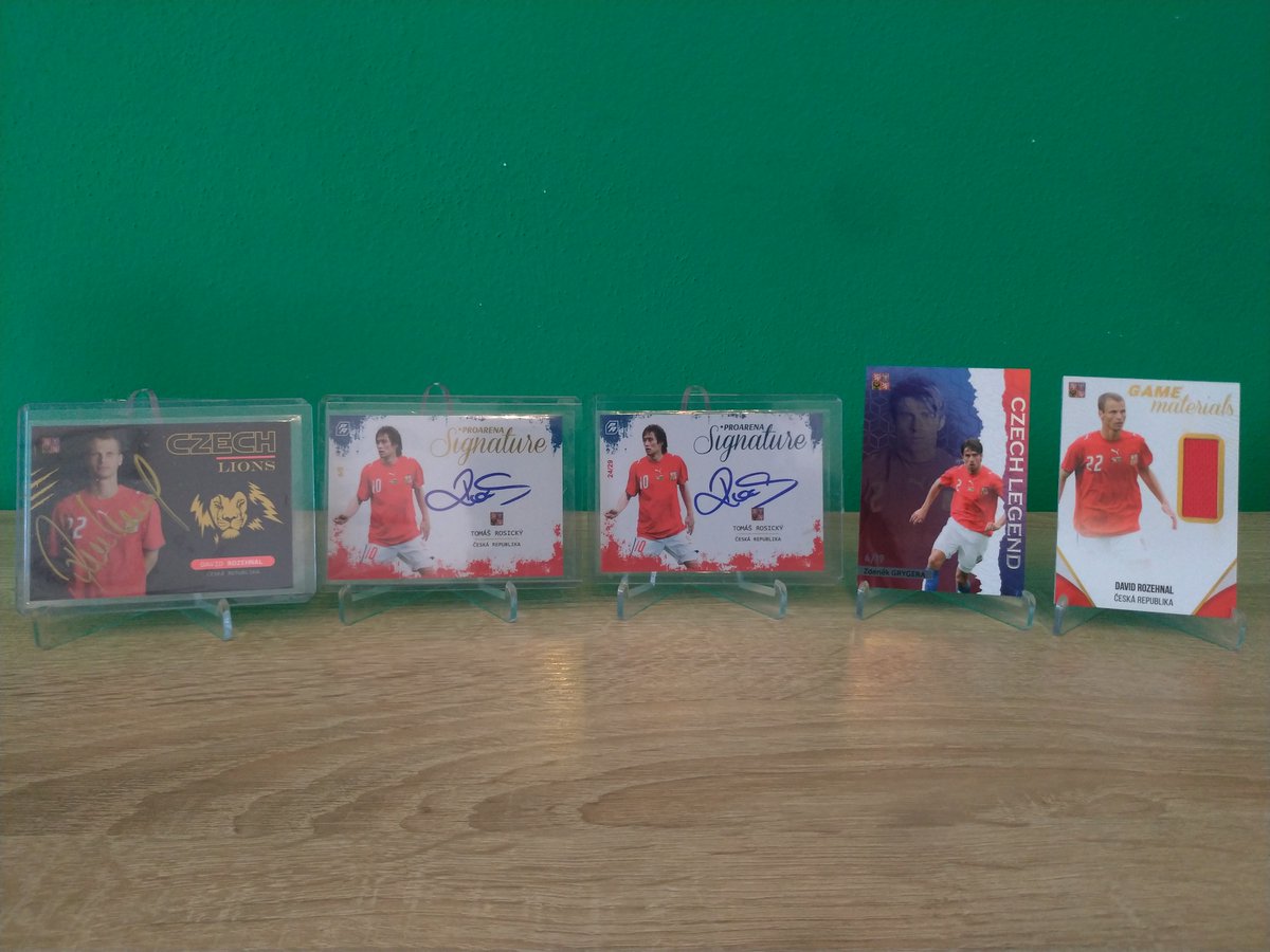 SberatelskeK's tweet image. Nedělní otevírání se opravdu povedlo :-)

Video zde : youtube.com/watch?v=NtKUh_…

#proarena #proarenafootball #fotbalovekarty #fotbal #rosicky #tomasrosicky #opencards