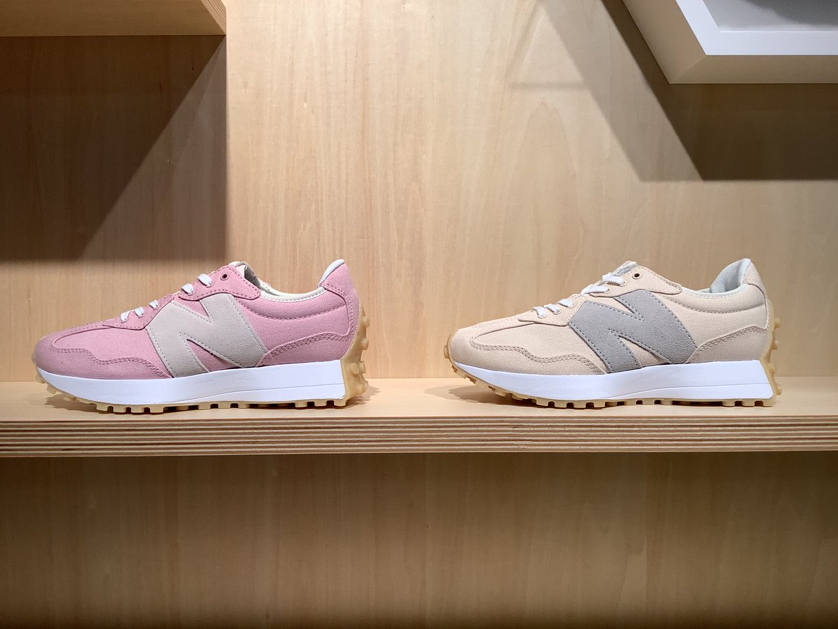 newbalanceOSAKA's tweet photo. < #NB新商品 >
「#WS327」
COLOR:UC,US
WIDTH/SIZE:B/22.0-25.5cm
PRICE:¥13,090(税込)
8月23日(火)本日より販売開始しました。
是非この機会に店頭でご覧ください。
#newbalance
#ニューバランス https://t.co/H0HovRjnCQ