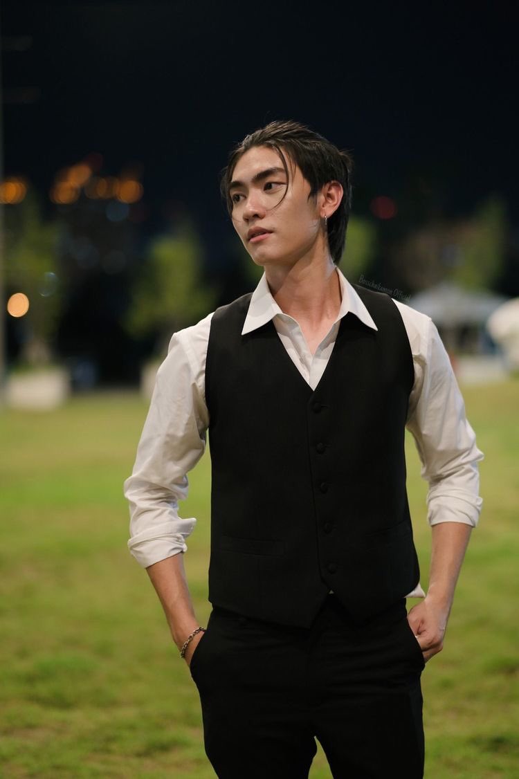 13Justonehuman's tweet photo. If there is ever a 2nd season of KP, the BOC will have to see who will be Venice.😏🫶 @beoncloud_th 
#HappyFathersDayBibleBuild #KinnPorscheTheseries 
https://t.co/jFNXJVFrNa https://t.co/Ax7ewZ2ddO