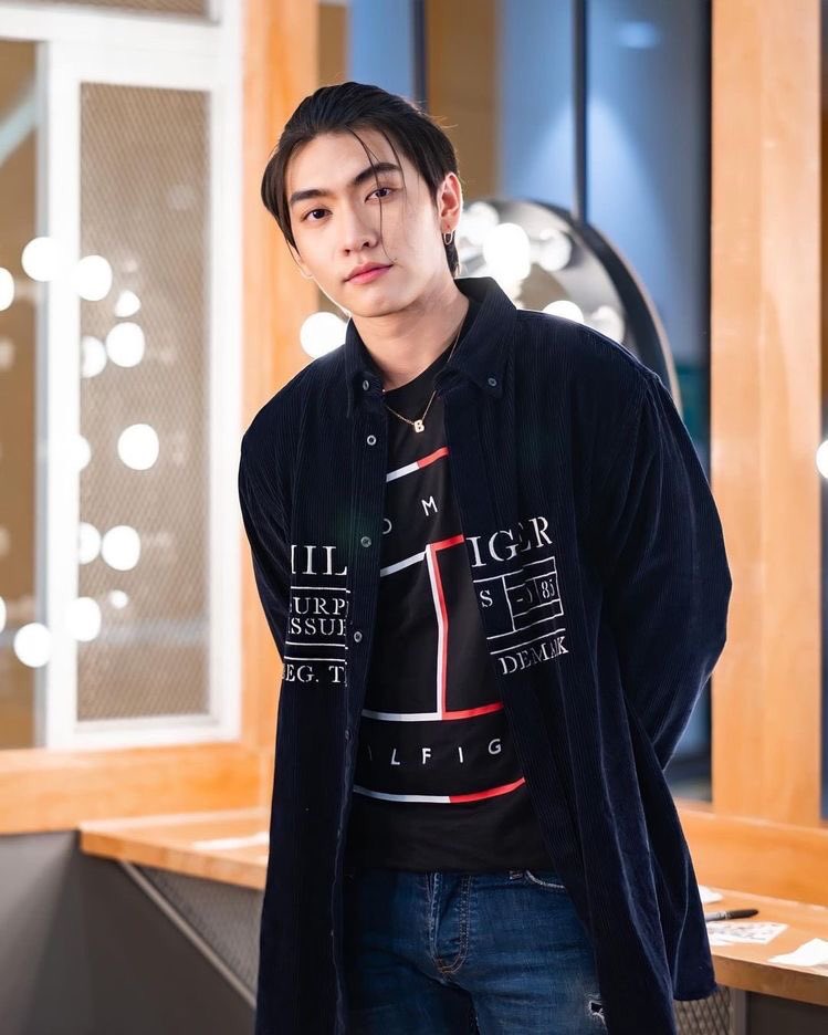 13Justonehuman's tweet photo. If there is ever a 2nd season of KP, the BOC will have to see who will be Venice.😏🫶 @beoncloud_th 
#HappyFathersDayBibleBuild #KinnPorscheTheseries 
https://t.co/jFNXJVFrNa https://t.co/Ax7ewZ2ddO