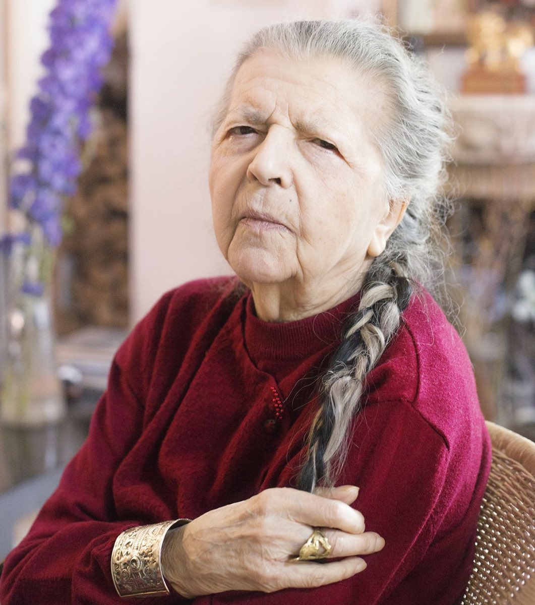 Bon anniversaire à Madeleine Riffaud qui souffle ses 98 bougies. Résistante, torturée, condamnée à mort par les nazis, journaliste, poète et militante pour la Paix...

Fier de l’avoir rencontrée plusieurs fois au Vietnam, où elle a aussi participé à la Libération de ce pays.