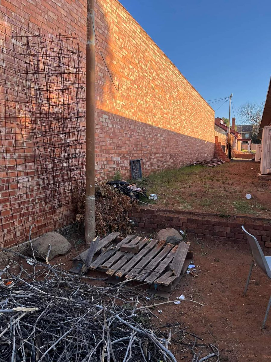 #SaveHenriettaStockdaleNursingCollege believe or not this is a Nursing Education Instution in Northern Cape. Shame on <a href="/NCProvGov/">Northern Cape Provincial Government</a> <a href="/HealthZA/">National Department of Health</a> <a href="/NCHealthNews/">NC Health News</a> <a href="/LesediFM/">#KeMollelwa</a> @SAFM <a href="/enews/">E! News</a> <a href="/Newzroom405/">Newzroom Afrika</a> <a href="/N/">Naoki  Hiroshima</a>