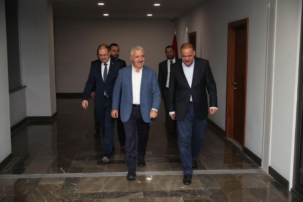 ofatihsayan's tweet photo. 65. Dönem Ulaştırma, Denizcilik ve Haberleşme Bakanımız ve Kars Milletvekilimiz Sn. Ahmet Arslan Beyfendiyi ağırladık.

Yaptığı projelerle önemli işlere imza atan, birlikte yakın çalışma fırsatı bulduğum kıymetli Bakanımıza, nazik ziyareti için teşekkür ediyorum. https://t.co/7SEyQJ4hyQ