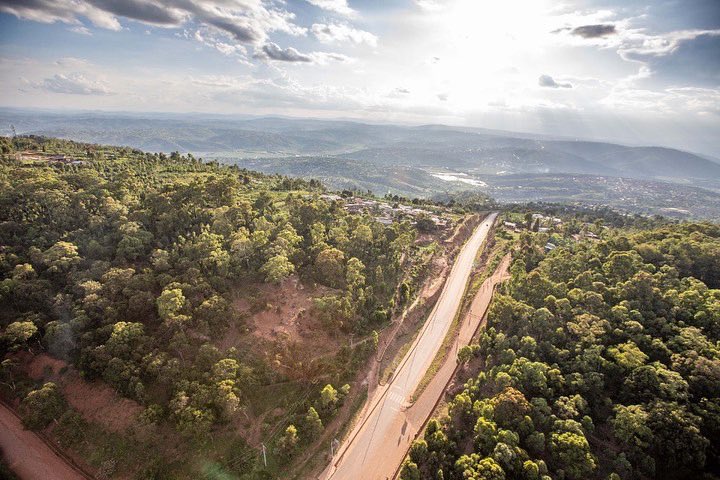 AkageraAviation's tweet photo. Must love heli rides, great views 😍.
#akageraaviation #Rwanda #heliride #helicopter #aerialview https://t.co/ozgP3TDR0R