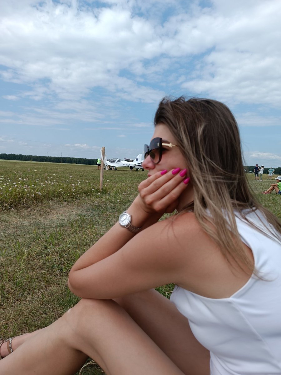 Accidents are not accidental!
That day, I didn't want to go anywhere. The mood was spoiled😑. But having overpowered myself, I gathered for the event that I planned earlier. It was an air show!🛩️🛩️🛩️ Who would have thought that an unusual acquaintance awaits me there ...🤩