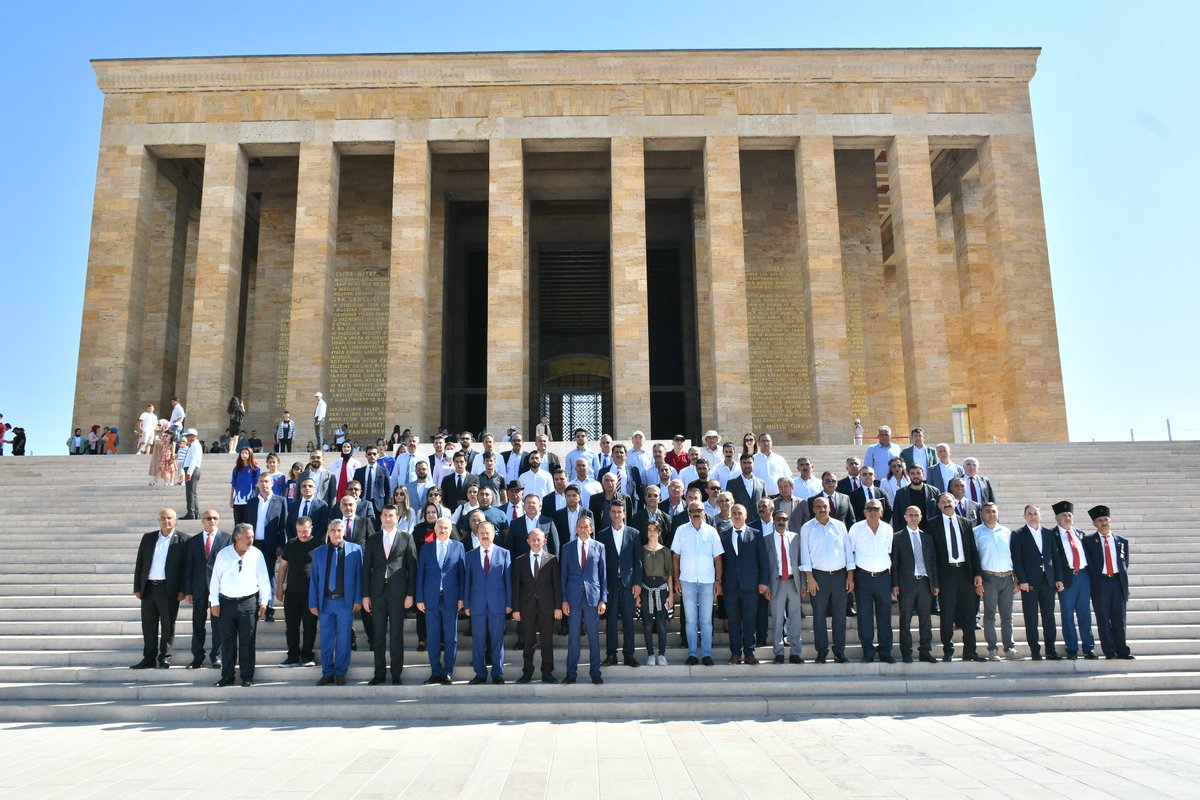 Sakarya Meydan Muharebesi ve Son Kale Haymana 101.yılı Etkinliklerimiz Anıtkabir ziyareti ile başladı.

Milletvekilleri, Siyasi Parti İl ve İlçe Başkanları, Meclis Üyelerimiz, STK Başkanlarımız, muhtarlarımız, gazilerimiz, sporcularımız ve vatandaşlarımıza teşekkür ediyoruz.