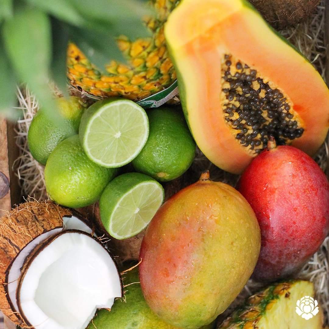 superverd_cat's tweet photo. 🥥🥭🍍El mango ens ajuda a regular sistema nerviós. El coco és ideal per als esportistes pel seu gran valor energètic i hidratant. La papaia ens ajuda en el procés de digestió. La llima afavoreix l'absorció del ferro i ajuda a enfortir les defenses. 🤩🙌🏻 https://t.co/gDH4ZwF1cz