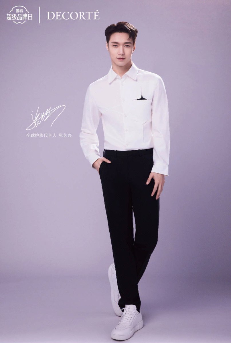 kokokbop's tweet photo. Yixing photo update from Decorté!! 🤍🫶🏻 https://t.co/llpvlBlRNw
