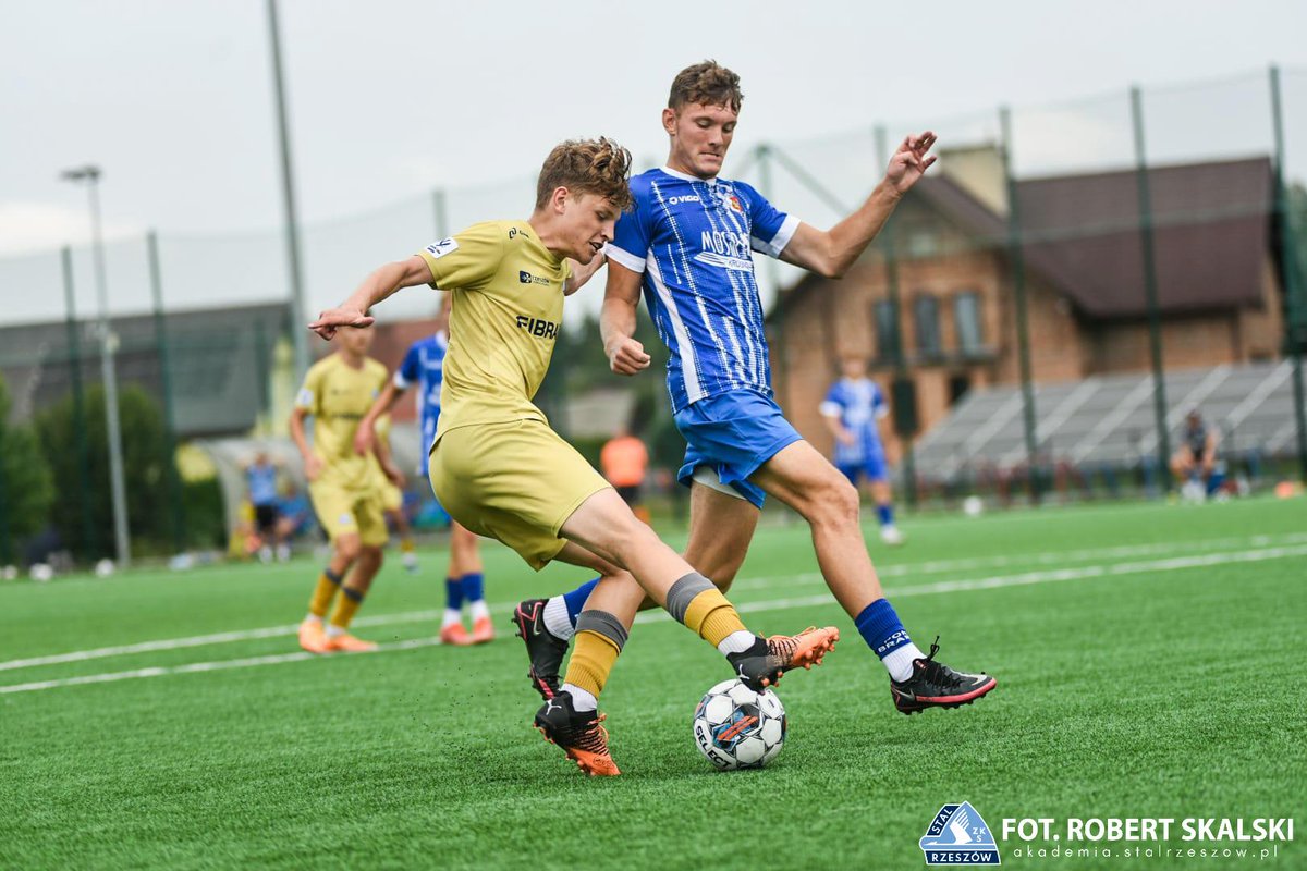 AkademiaStali's tweet photo. U-19 | MAMY TO! ✅💪
Pierwsze ligowe zwycięstwo Stali Rzeszów z Karpatami Krosno w lidze wojewódzkiej. Bramki dla naszej drużyny zdobył Karol Łysiak, Mateusz Małek, Oleksander Somkin (2x), Filip Nilipiński i Jakub Wanowicz.
Brawo chłopaki! 👏😎
90' || #THSS || #STAKAR 6:1 https://t.co/2fU7ZIxK5z
