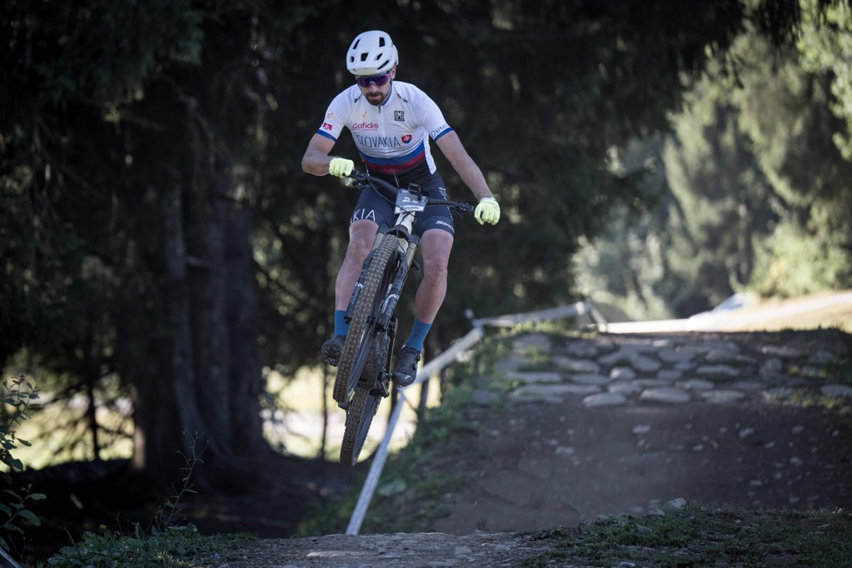 petosagan's tweet photo. First day of official training in @lesgetsnews ahead of the @UCI_MTB World Championships.

Premier jour d'entraînements officiels à @lesgetsnews  avant les Championnats du Monde @UCI_MTB

@iamspecialized @sportful @ride100percent 

Photos @billy_lebelge https://t.co/5SoGbJTCFd