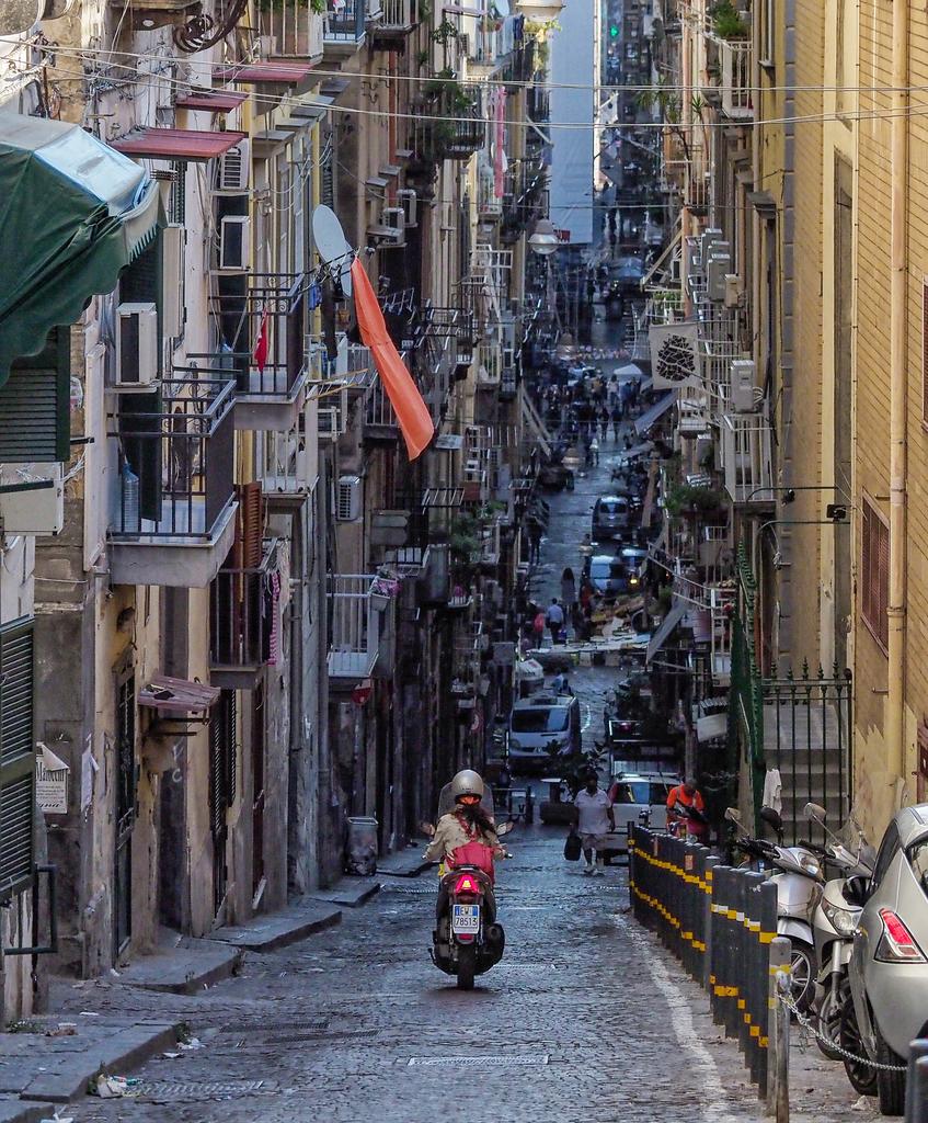 Les rues de #Naples

______
@ndn @visitingnaples @visit_naples @VisitNaplesItal @Reg_Campania @ItalyinFrance @ItalyMagazine @Italy_global @italie @MagItalieFrance @Italy @Italia @igersItalia @Italia_fra #italia #italy #italie #campania #streetphotography #street #photooftheday