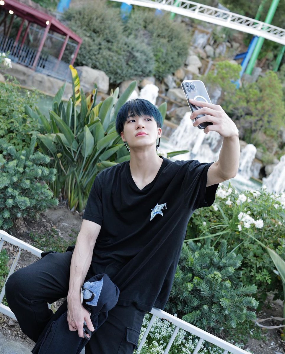 leejeno_423___'s tweet photo. Six flags...또 가고싶다..😵‍💫💫photo by 잼 @NCT_JAEMN 

https://t.co/WSScR17FPP https://t.co/CxiWZ9IDW1