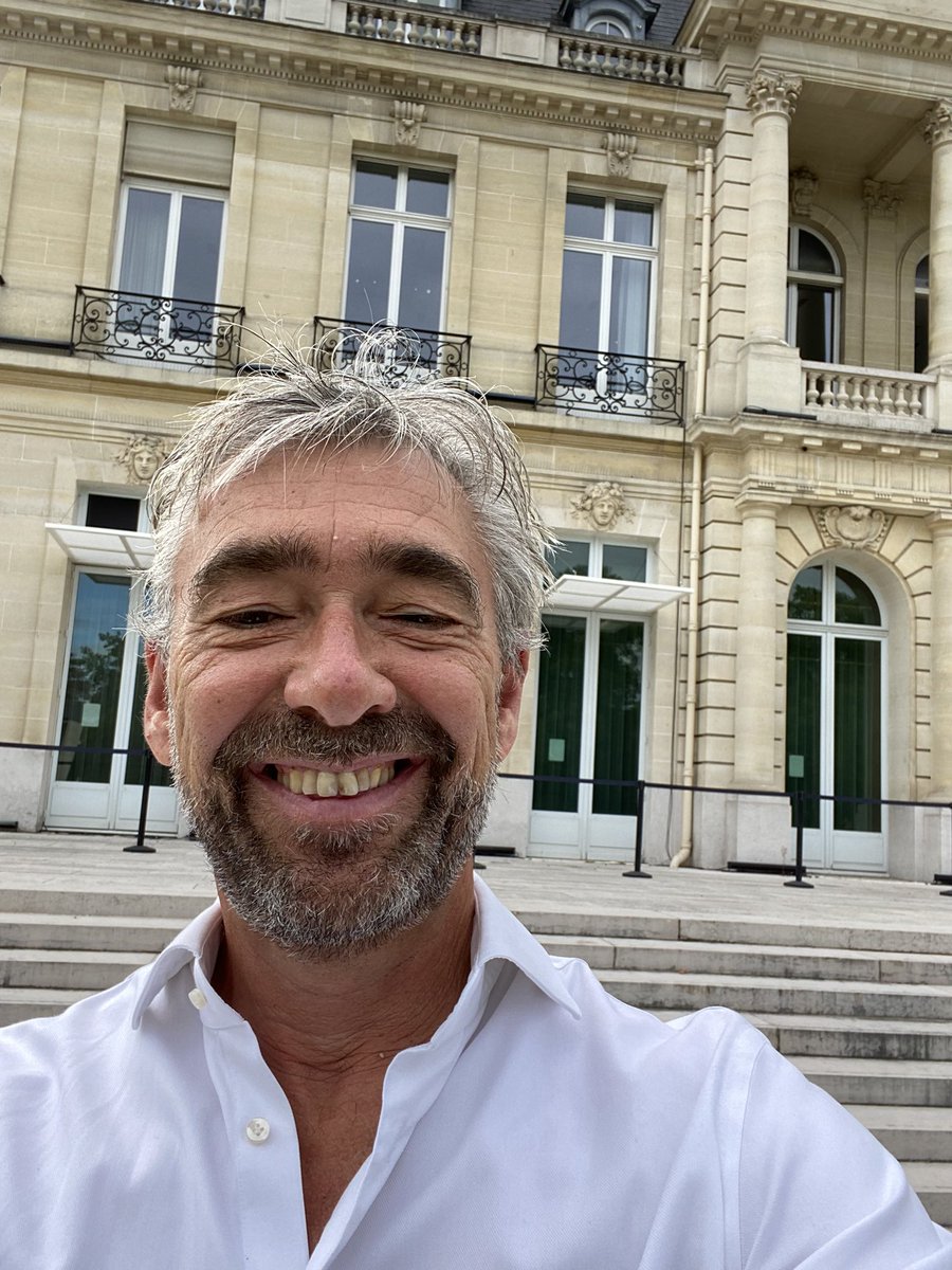 The end of my mission as Dutch ambassador to the <a href="/OECD/">OECD ➡️ Better Policies for Better Lives</a> saying goodbye to my good friend <a href="/MathiasCormann/">Mathias Cormann</a> thanking him and all the OECD colleagues and ambassadors for the constructive cooperation. I wish my successor <a href="/Jochemwiers/">Jochem Wiers</a> success. Big thanks to my colleagues <a href="/NLmissionOECD/">Netherlands @OECD</a>