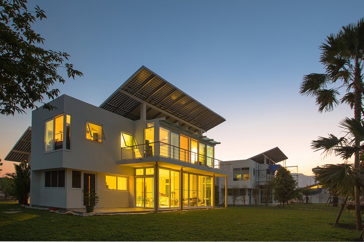 Grüner #Wasserstoff ist in aller Munde - Zeit, die Enapter Gründungsgeschichte zu erzählen, was der Phi Suea House Use Case damit zu tun hat und wie die Gründung glücklicherweise nur beinahe scheiterte.

Zu unserem brandneuen Blogpost: bit.ly/3APM5W9