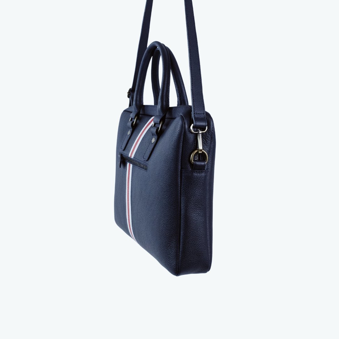 fiercenessclass's tweet image. Modern and Class.

The Briefcase Lisboa is the key to your return to work, it is handmade so that you make an excellent impression wherever you go.

🇵🇹 Handmade in Portugal, to the world.

fiercenessclass.com

#luxury #fashion #premium