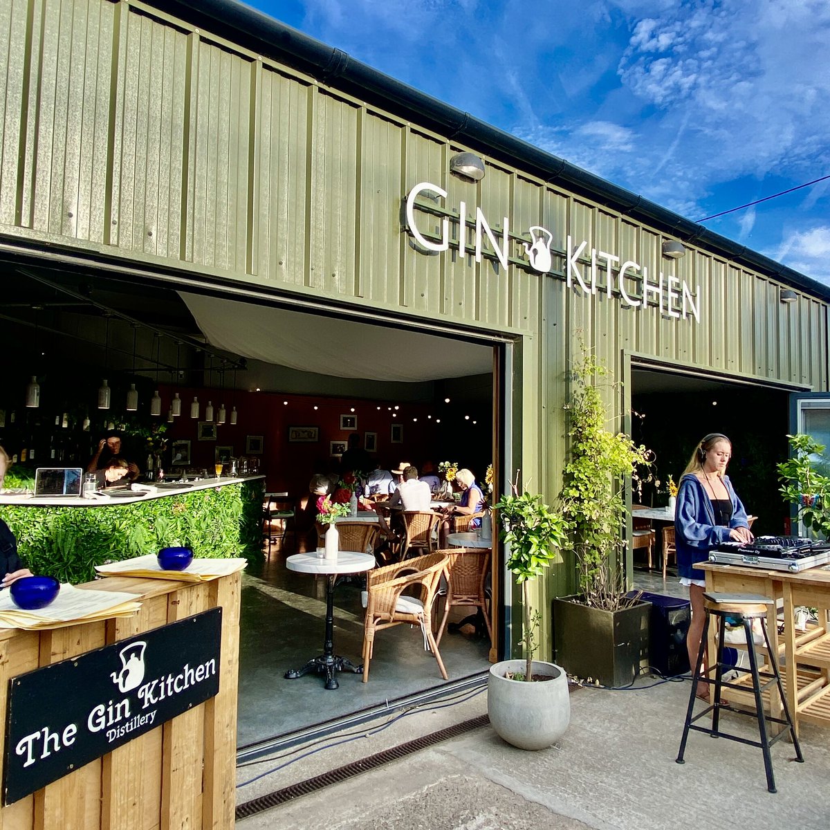 theginkitchen's tweet photo. The Bank Holiday Weekend is coming up and so far it looks like perfect gin drinking weather.
 
The distillery cocktail bar is nearly fully booked but we have lots of outdoor seating available for walk-ins.
 
Relax in the sun at the Gin Kitchen this weekend. https://t.co/3w8b8a06QX