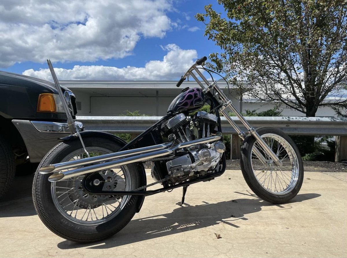 LowbrowCustoms's tweet photo. Check out this bad mamajama coming together from @fackinsteve @plumbcycles_speed β οΈ
#lowbrowcustoms #lowbrowlife #vintage #choppershit #ridewrenchrepeat #chocpult #ridemotorcycleshavefun https://t.co/c3M6aJlu21