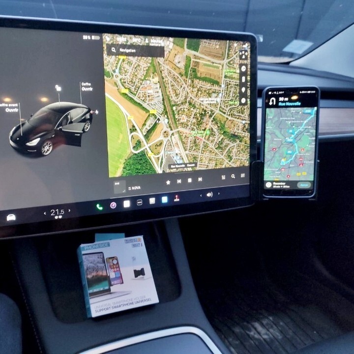 Phoneside, pratique même en Tesla ! 🚗 ⁠

Nous sommes émerveillé de voir votre imagination et de savoir comment vous poussez les fonctionnalités du Phoneside, initialement conçu pour être un support de téléphone pour ordinateur, ensemble, nous nous re… instagr.am/p/ChmMTB1uBqE/