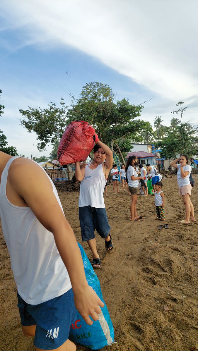 bcollective_llc's tweet photo. $BEACH
Well done to Barbz and the team in the Philippines on another successful beach clean

Check out their post and others on Beach Action: https://t.co/SrEKE4JI7O 
#BeachAction #CleanOceans #BeachCollective #Sustainability #ClimateChange #SaveOurOceans #CircularEconomy https://t.co/qagmsC2vHw