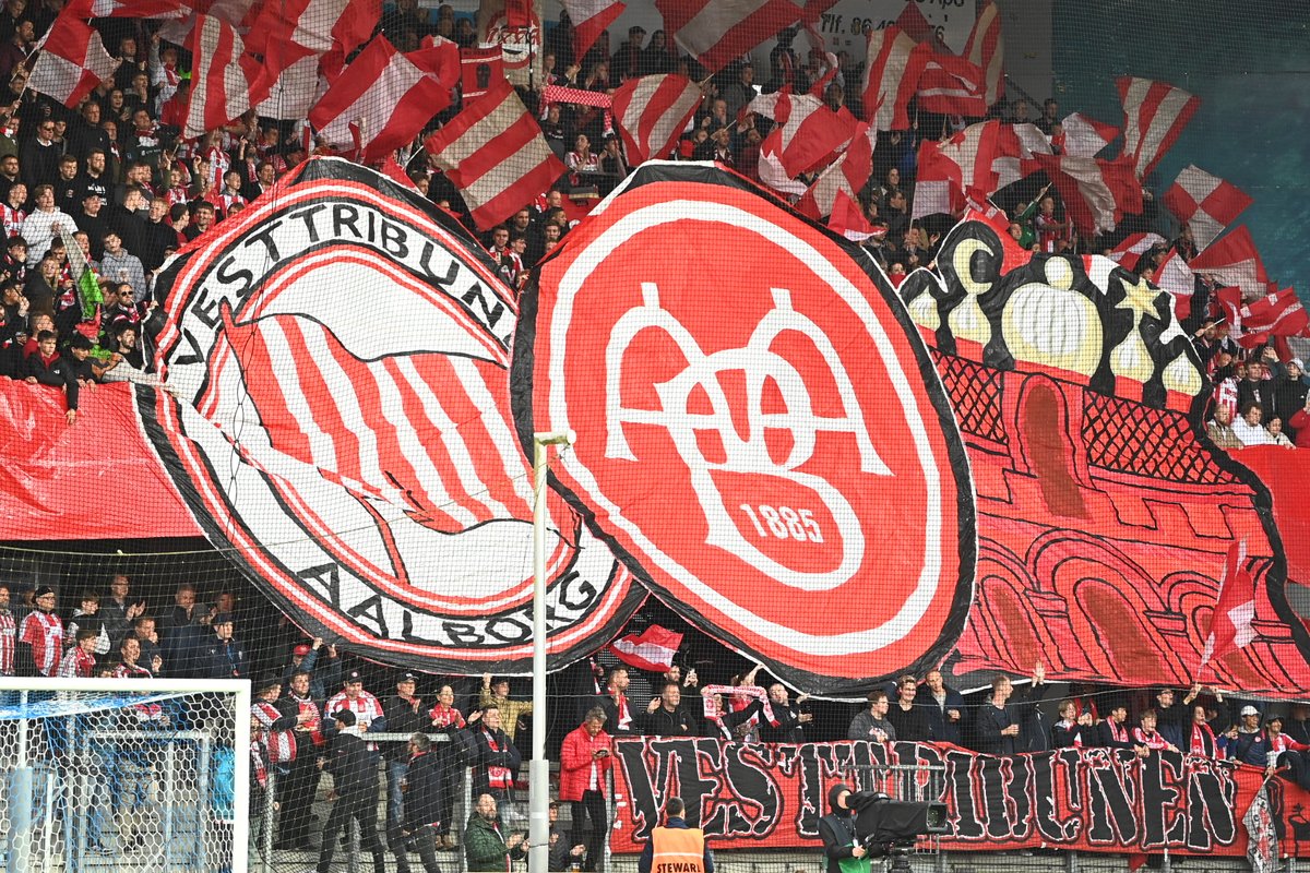 Alle mand til Randers

Søndag kl. 14.00 gælder det Randers FC på udebane. Flere end 700 AaB-fans leverede en flot præstation på tribunen, sidst vi gæstede byen. 

Læs her, hvordan det kan gentages på søndag: bit.ly/3wnEg7h

#AaB #SuperAaB #HeleNordjyllandsHold #sldk