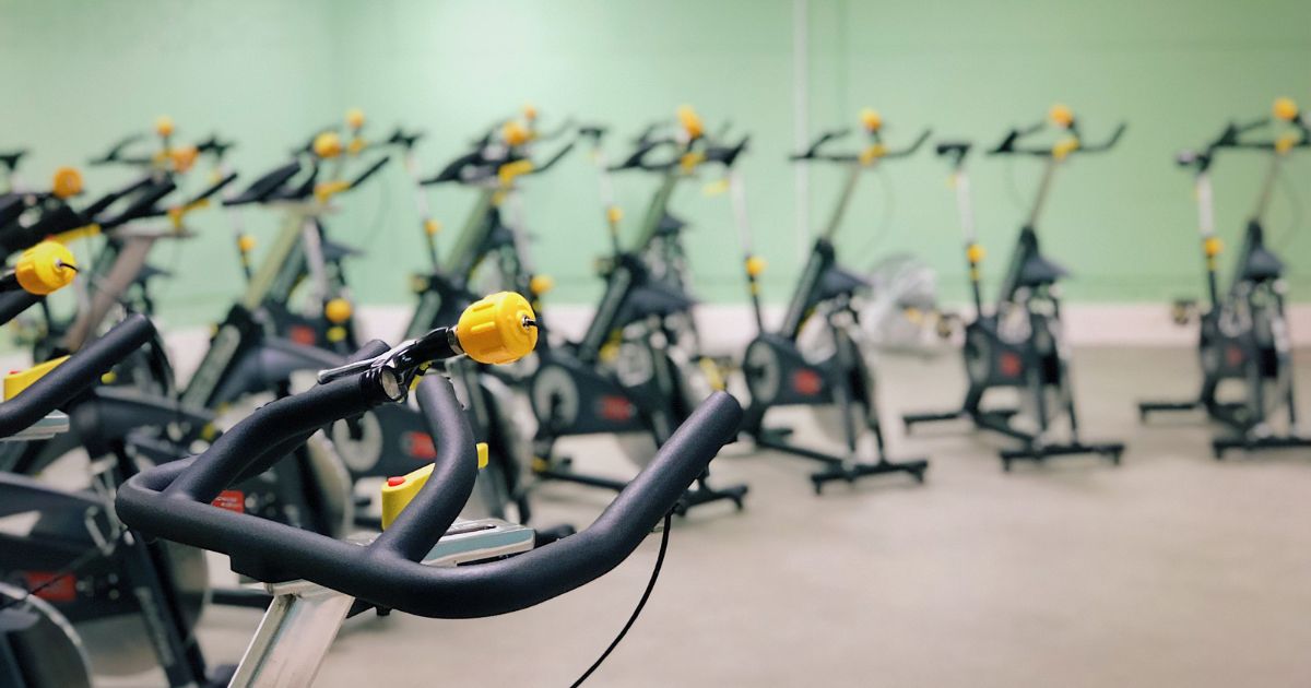 LLAberdeenshire's tweet photo. Straddle leg over bike seat. Pedal like mad for 45 minutes. Un-straddle leg off bike seat. Thatβs your #workout complete. Easy huh? π₯΅ With #GroupCycle plus many more classes on offer, make sure you donβt miss your next workout: https://t.co/jctfaXXezH https://t.co/vLSEhESF5R