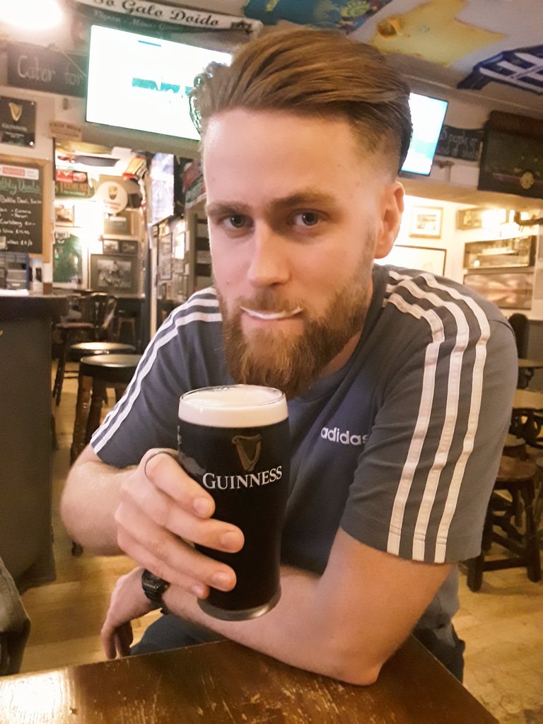 LondonersLondon's tweet photo. My 54th #PaulAtherton's #ALondonersLife - Lordoners are born collaborators. Reconnect with #Friend & my documentary #Director on #90DaysOfHope @owainastles over a great pint of @GuinnessIreland in the fab welcoming #Irish #pub #thesheephavenbay #Camden. #LetsGuide #UniquelyLondon https://t.co/cPWwVZkYzz