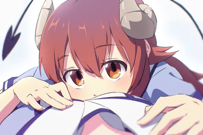 「桃は良い香りがしますね……」

🥐と🍑描きました
#まちカドまぞく 