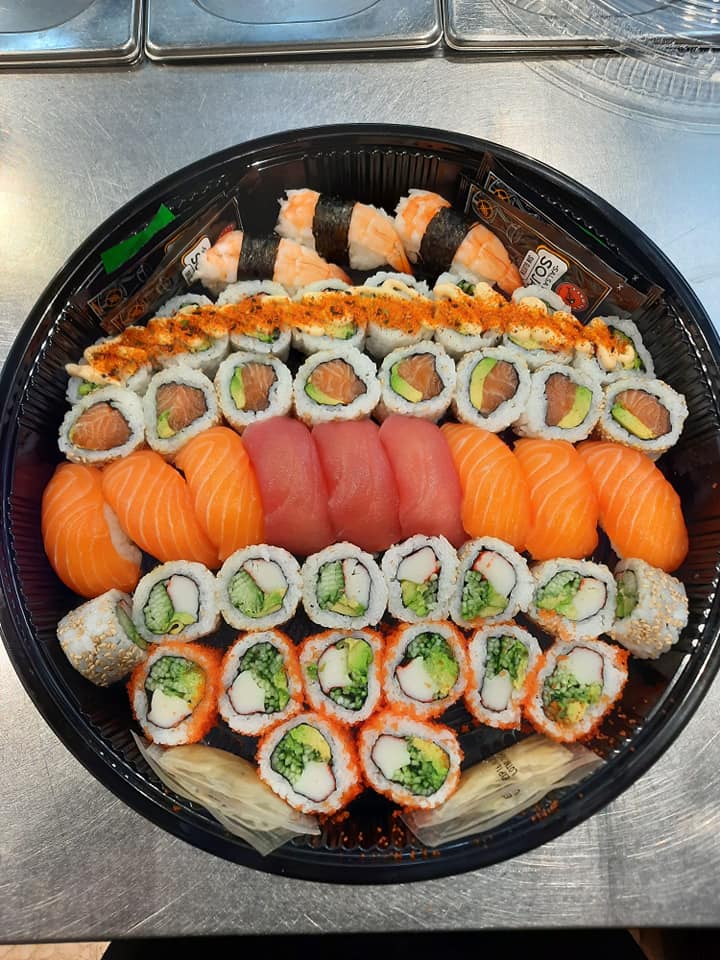 HoleaHuelva's tweet photo. ¿Te apetece sushi? 🍣 En Fish Sushi Huelva lo preparan diariamente y con ingredientes de la mejor calidad. Puedes encontrarlos en el interior de Carrefour 😍
#Sushi #FishSushi #Holea #HoleaHuelva https://t.co/3UHLU5mkcL