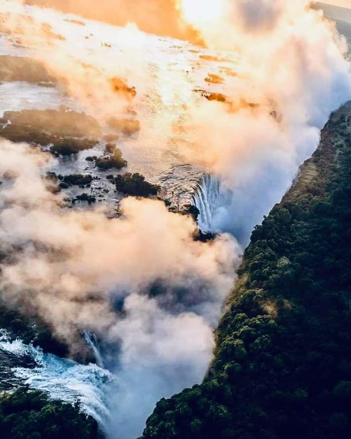 Tribesandhistry's tweet photo. VICTORIA FALLS 

On the Zambezi River in the southern region of Africa, there is a waterfall called Victoria Falls.

It serves as a habitat for several unusual plant and animal species.

One of the largest waterfalls in the world, https://t.co/977IrGanWG