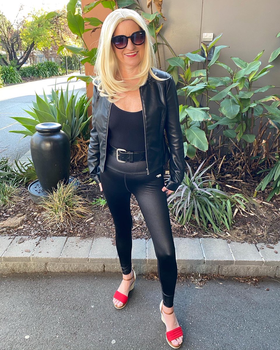 demonfan's tweet photo. Book Week 2022 - my childhood hero 💕 #Grease #Sandy https://t.co/ZceHGnt5kR