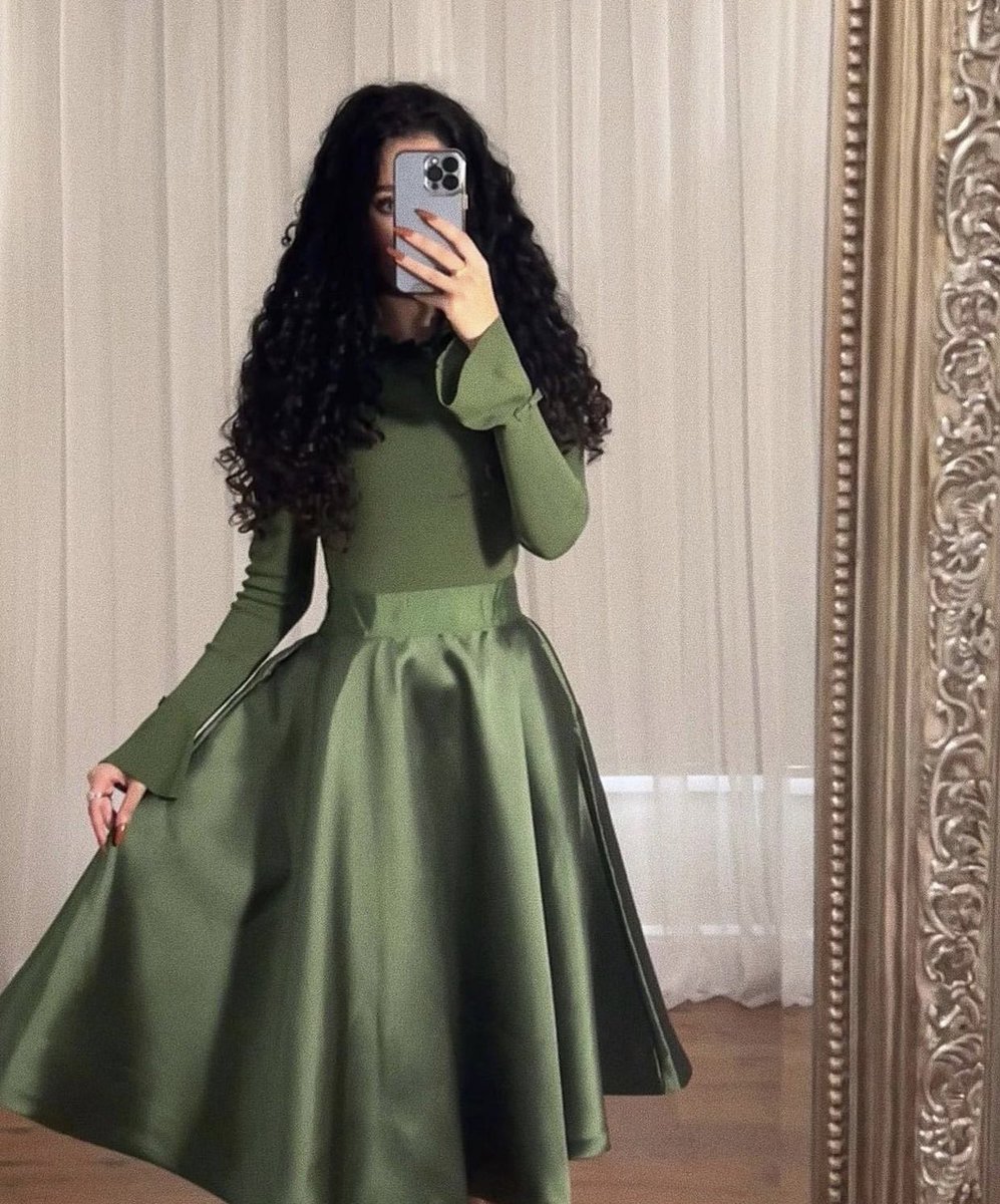 onIy4girIs's tweet image. الفستان ولونه والكيرلي