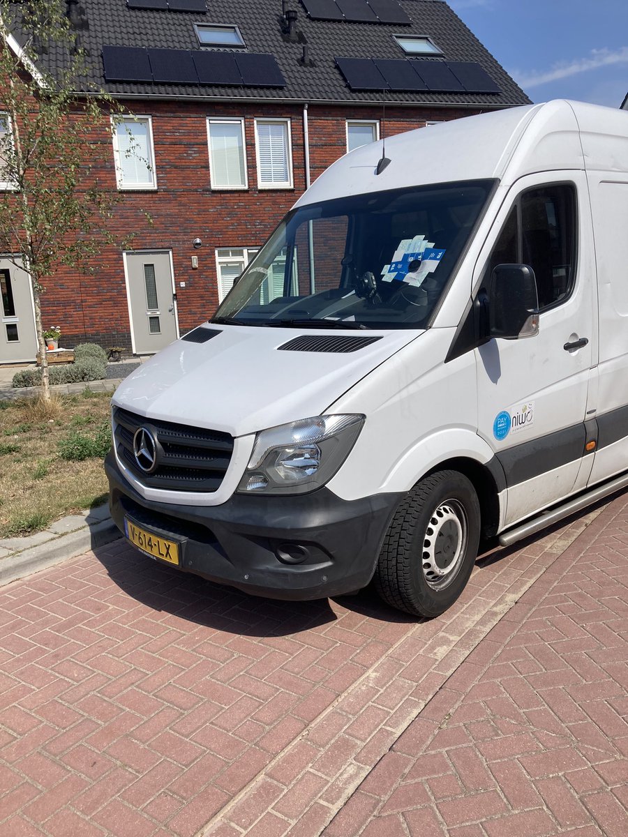 Waar is de chauffeur? tweet media