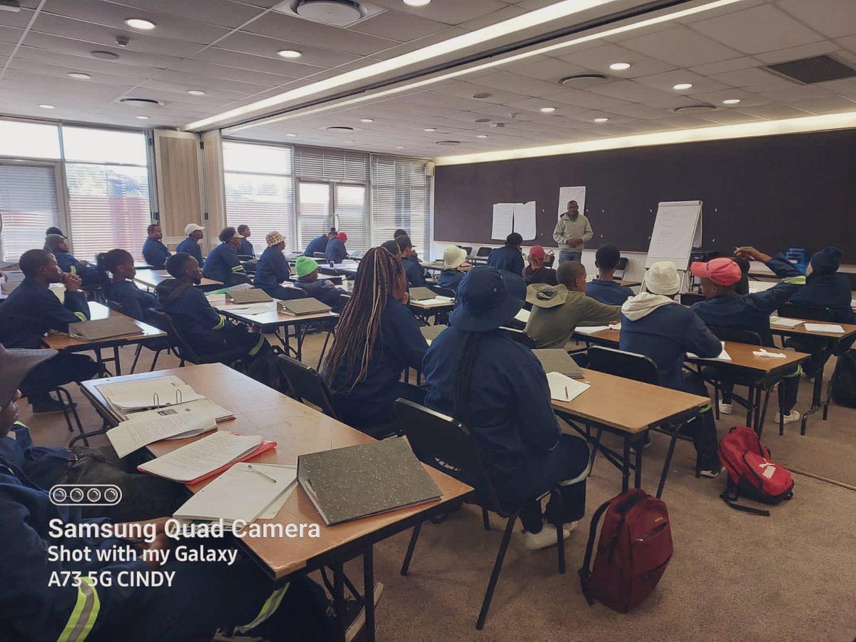 Training and Project planning going smoothly. Young people at the fore front of realising a #moderngrowingsuccesfulprovince 

#CommitmentMade 
#NcConstructCo 
#NcProvGov