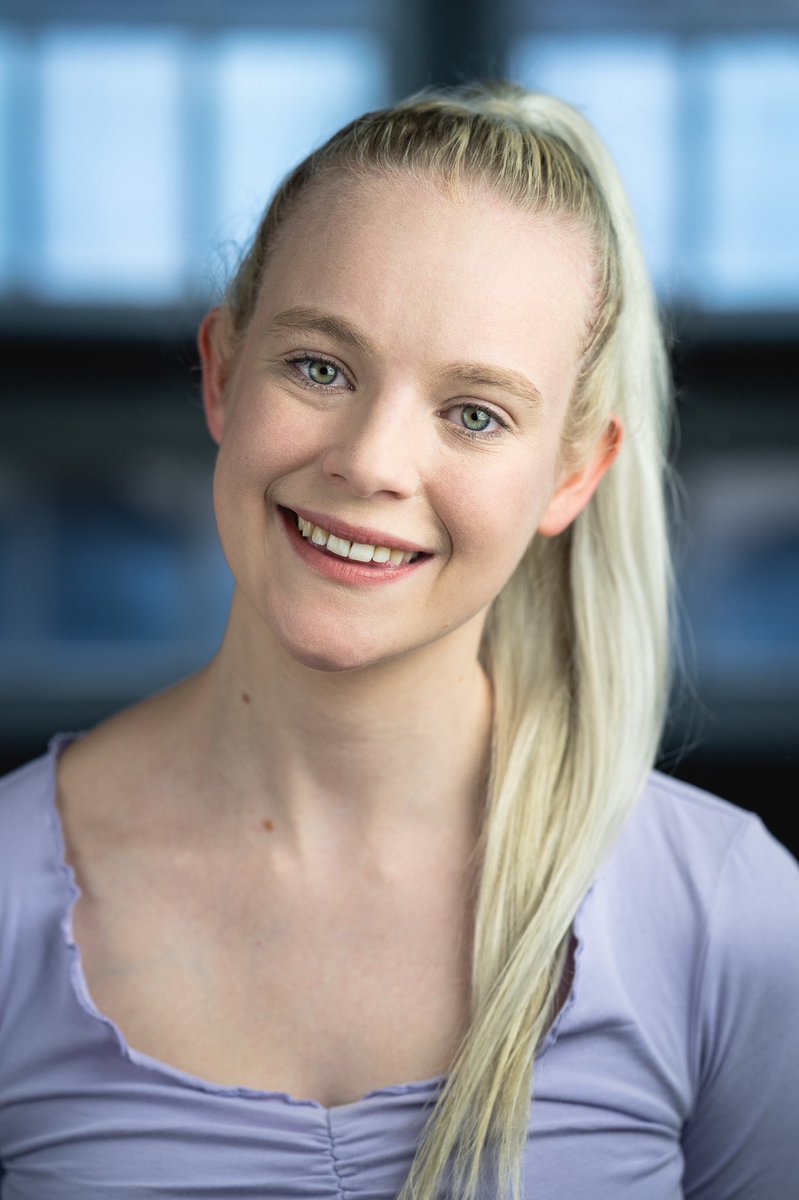 EmilyPorrett's tweet photo. #seekingrepresentation Hi i am Emily Porrett  a musical theatre performer mainly a dancer and a singer currently seeking representation here is my spotlight https://t.co/cqQh14a3iz @network_actor https://t.co/SiG1Xfl7XZ