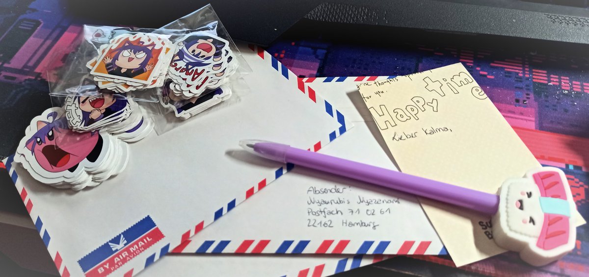 Nyaurubis's tweet photo. Es werden fleißig Briefe geschrieben und Sticker verpackt 💌📨
#Commnyanitty #Chaoskatzen #merch #sticker #post https://t.co/lt8KgRi6id