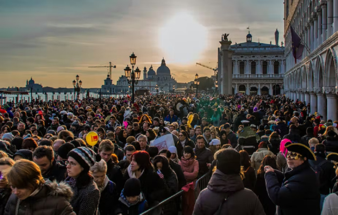 Le #tourisme repart à la conquête du monde et avec lui ses effets négatifs, relayés à longueurs de journée dans les médias "grand public" 📺 Le monde d'après sera-t-il celui de la relance ou "détouristification" ? 😷Réflexions de Laurence Graillot 👇

ow.ly/chCF50KpWvB