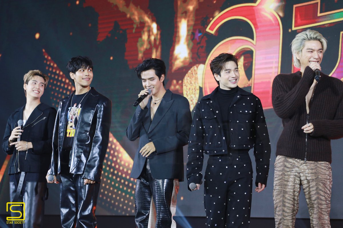 STARSOCIETY_TH's tweet photo. ไบร์ท, ตรี, เน๋ง, ฟิล์ม และ ตงตง 5 พระเอกสุดฮอต The 5 Elements จากช่องวัน 31  ในงานแถลงข่าวปรากฏการณ์วันสนั่นจอ 

#The5Elements #filmthanapat #treporapat #brightnorr #nengnn #tongtong_thestar12 #ปรากฏการณ์oneสนั่นจอ https://t.co/QhmMYgKawM