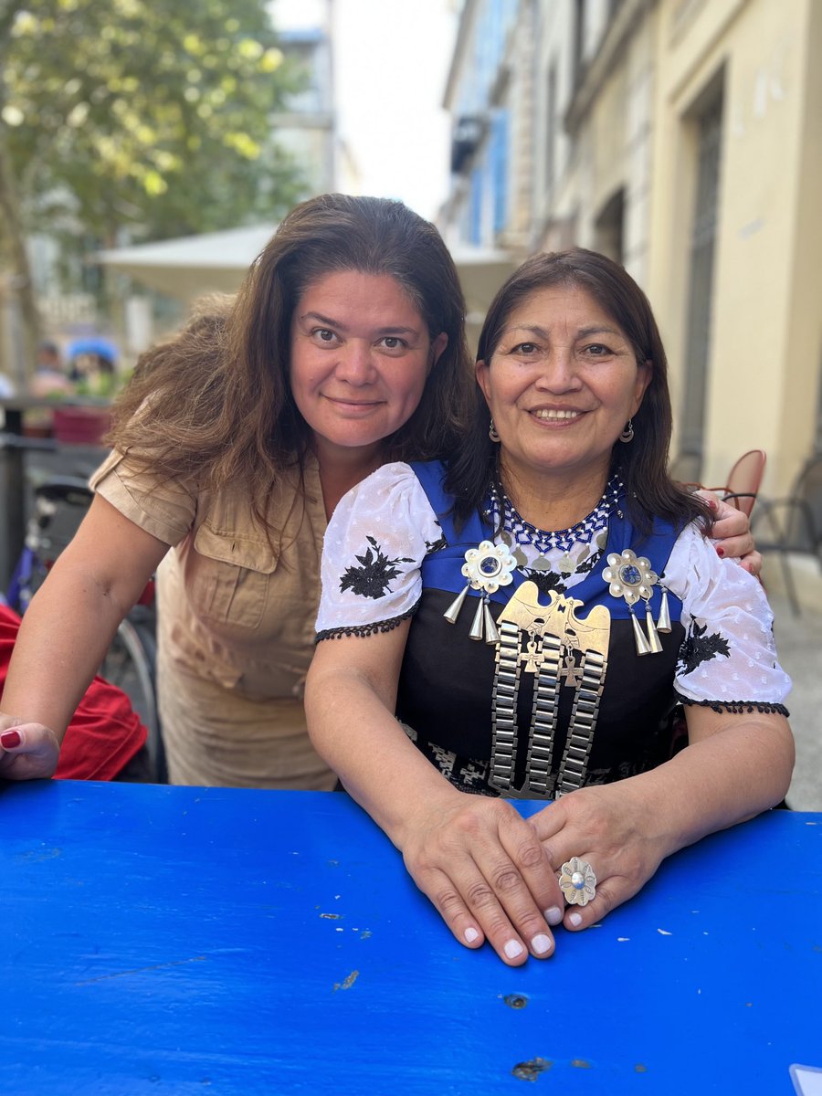 RaquelGarridoFr's tweet image. Immense honneur d’être aux côtés d’⁦@ElisaLoncon⁩, présidente de la Convention constituante au Chili. 
Les 155 membres de la Constituante ont fidèlement exécuté leur mandat : rédiger une nouvelle constitution pour en finir avec l’héritage de Pinochet. #Apruebo 🇨🇱🇫🇷✊🏽💜