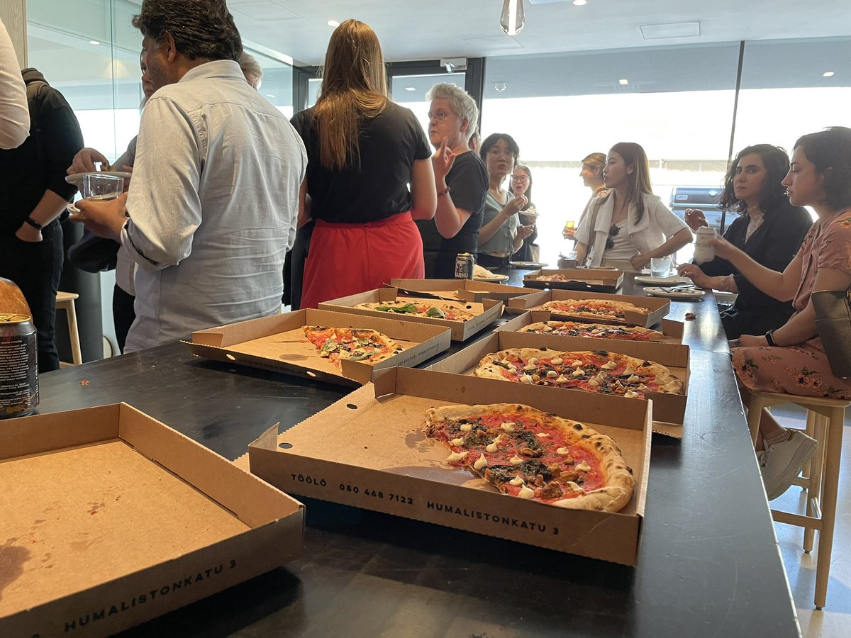 ixdahel's tweet photo. Time to resume after some amazing vegetarian pizza! https://t.co/xugGFKSmab