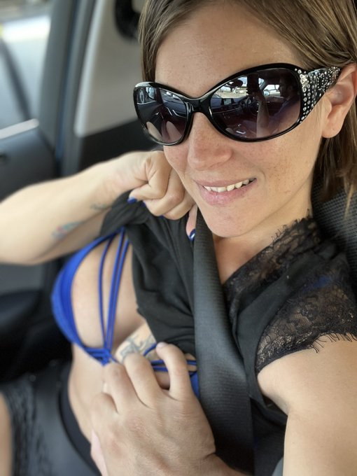 Nouveau d&eacute;fi dans la nouvelle voiture   https://t.co/l5U0ULdohd https://t.co/ZoXyBa16yR<a href="/tag/picoftheday"class="tags"><span>#picoftheday</span></a>