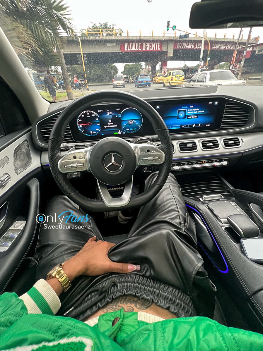 Te Recojo? 🚙🫣 ♥ Laura Saenz @laurasaenzxxx