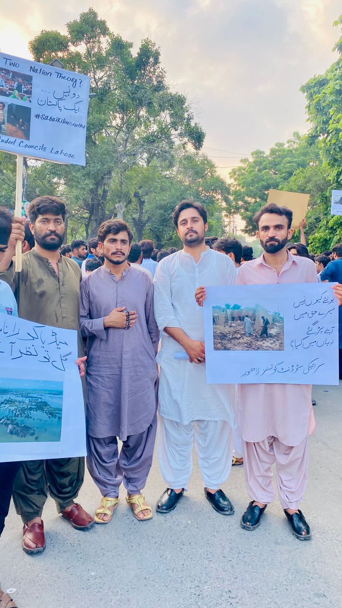 Bilalkhan1618's tweet photo. اساں سبقت ھکلاں بہوں ماریاں

پر نندر ہَن لوک سجاک نیں تھئے
.
#saraikilivesmatter https://t.co/Z8Jov9amBJ