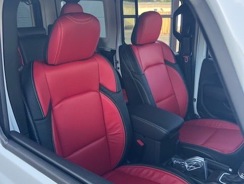 AutoActionNJ's tweet image. Check out this awesome 2022 Wrangler Unlimited Sahara 4XE  where our team installed amazing custom two tone leather and RGB ambiance lighting! #drivingyourlifestyle #2022jeepwrangler #customtwotoneleather #customleather #ambiancelighting #leatherseats